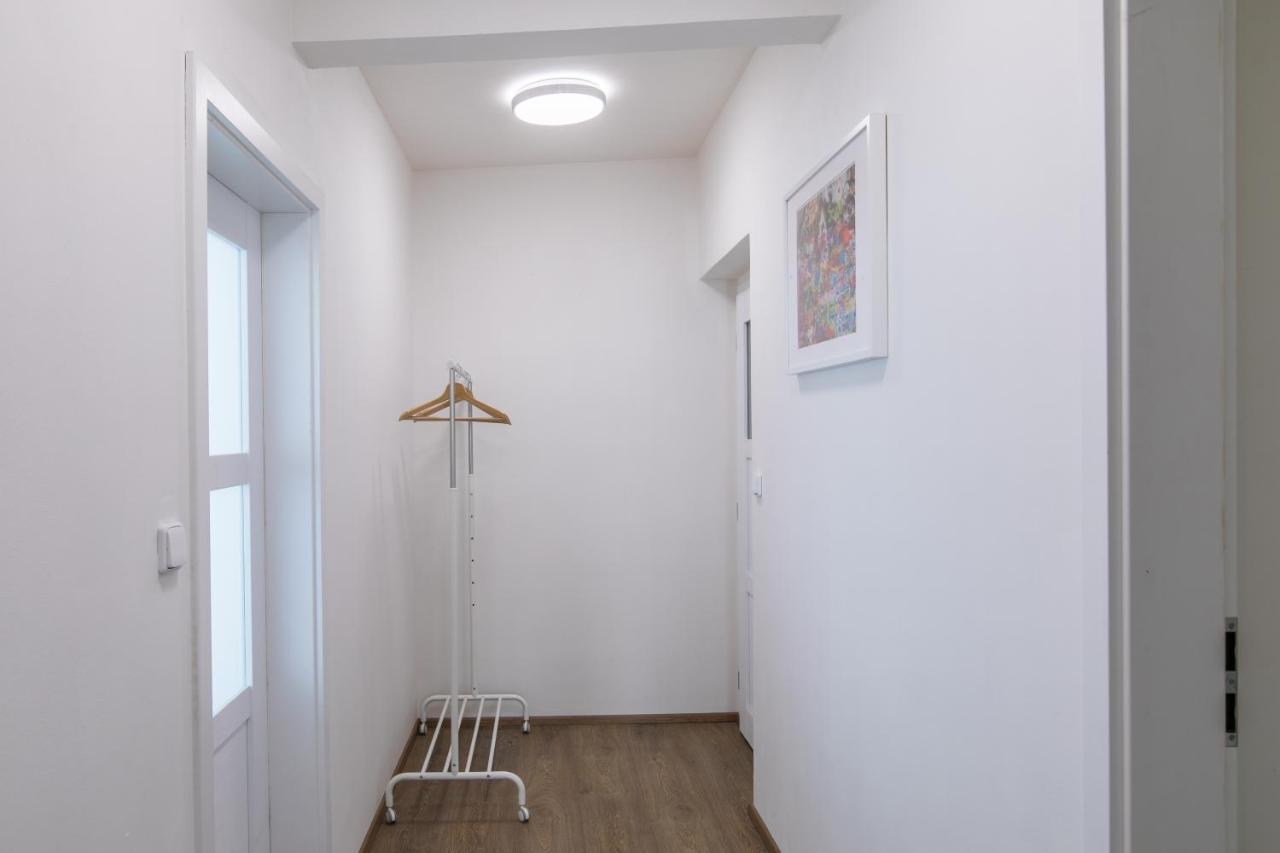 Cozy Apartment In Quiet Courtyard Near Charles Bridge Prague Ngoại thất bức ảnh